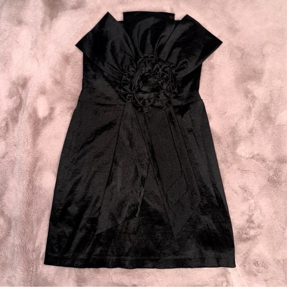 Vintage Black Dress with Big Flower by twentyone Medium